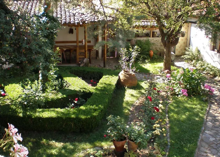 Tsutsovi House Affittacamere 2*